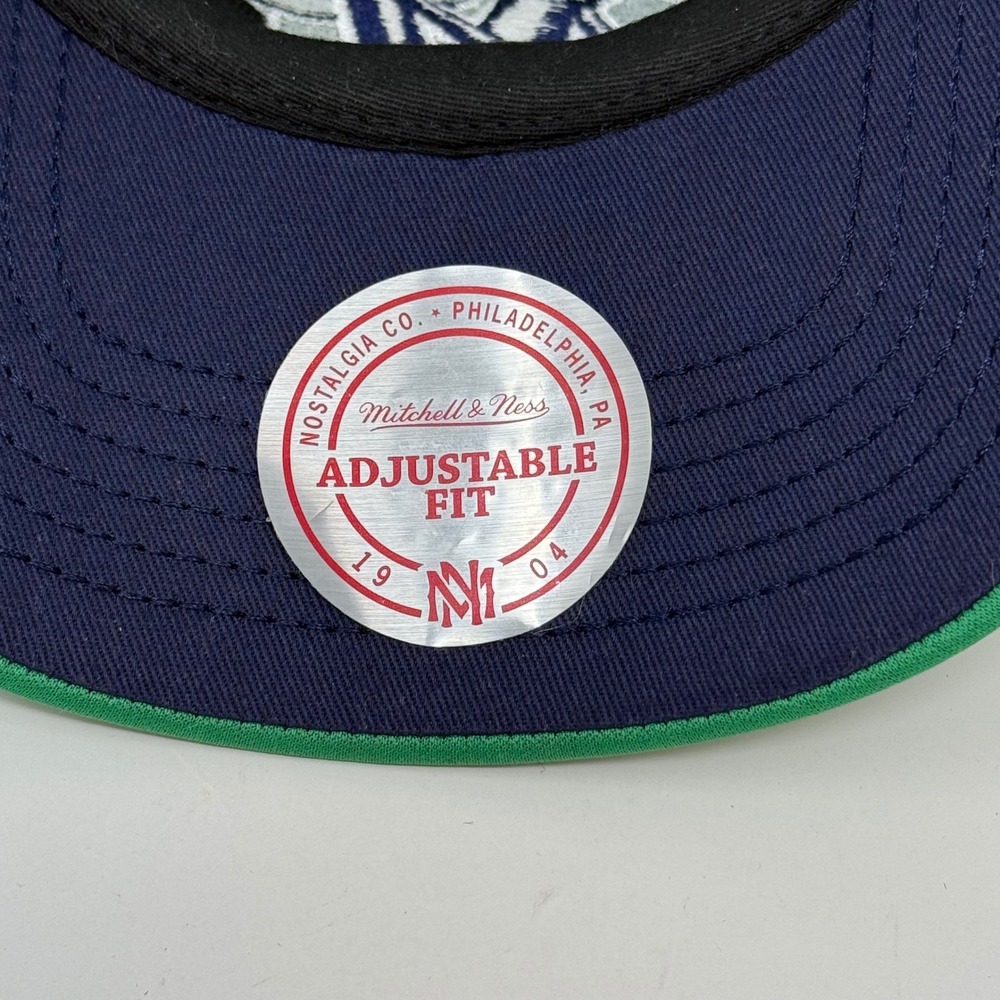 Mitchell & Ness Dallas Mavericks 2011 NBA Finals Trucker Hat Green Snapback - Picture 8 of 9